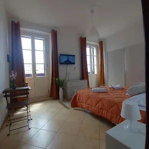 https://sky-moon-cagliari-centro.in-sardinia.net
